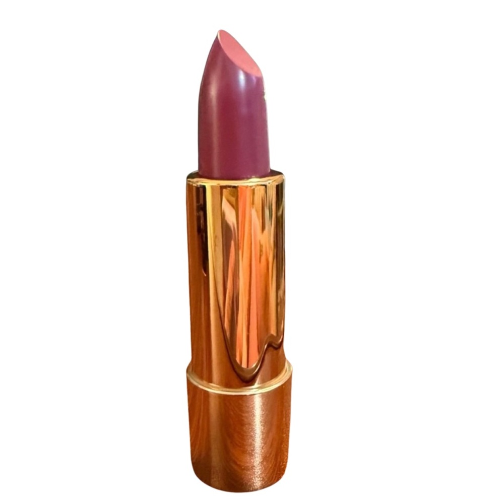 Yensa Super 8 Vibrant Silk Lipstick in Noble Shade